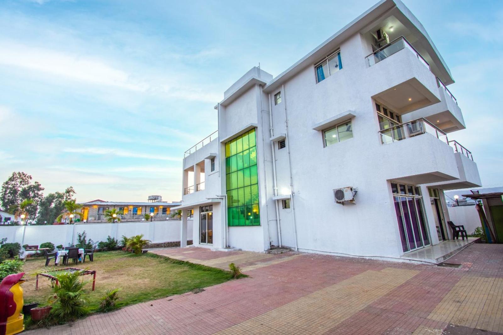 Empyrean Stay Ll 6Bhk Ll Royal Bramha Palace Ll Pvt Pool Ll Лонавала Экстерьер фото