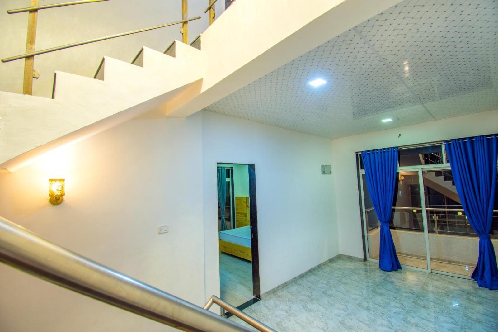 Empyrean Stay Ll 6Bhk Ll Royal Bramha Palace Ll Pvt Pool Ll Лонавала Экстерьер фото