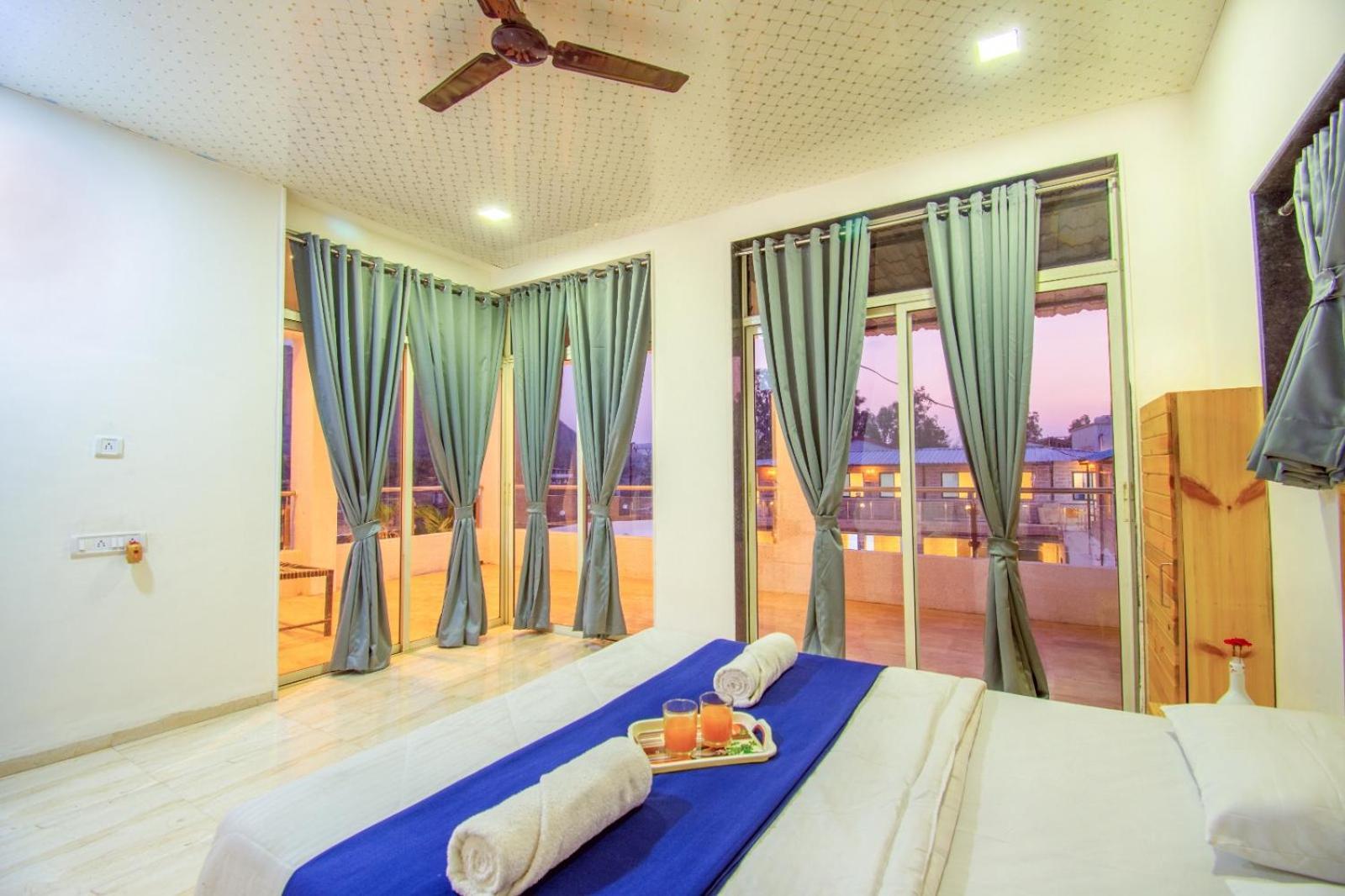Empyrean Stay Ll 6Bhk Ll Royal Bramha Palace Ll Pvt Pool Ll Лонавала Экстерьер фото
