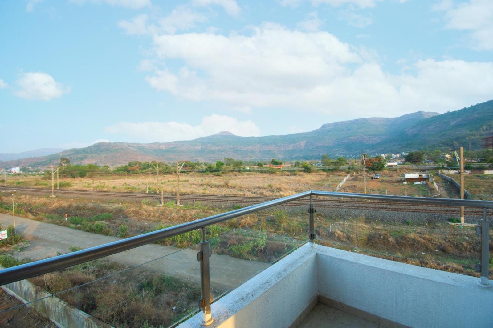Empyrean Stay Ll 6Bhk Ll Royal Bramha Palace Ll Pvt Pool Ll Лонавала Экстерьер фото